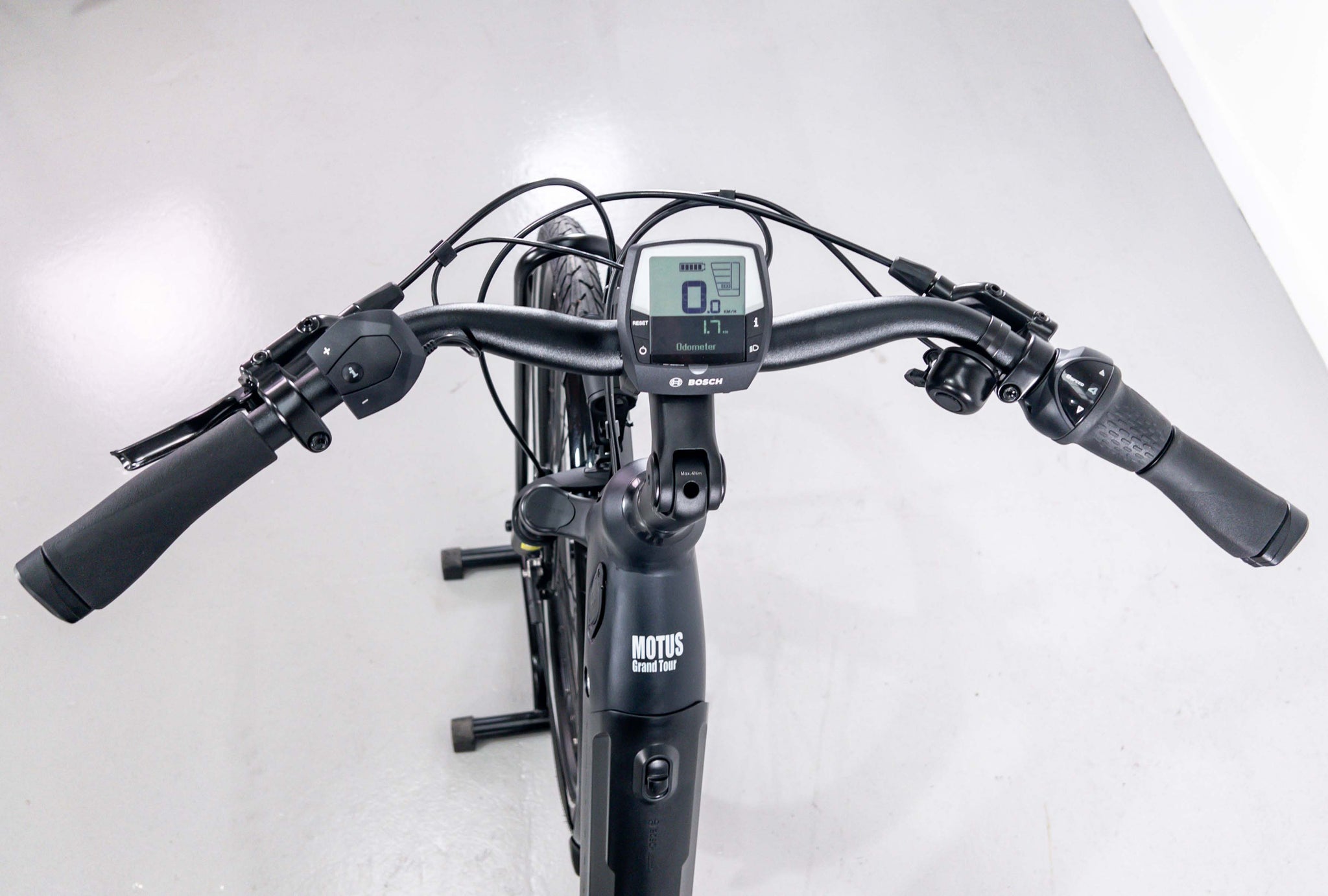 Raleigh Motus Grand Tour Low Step Hub Gear Electric Bike 2022 - Small