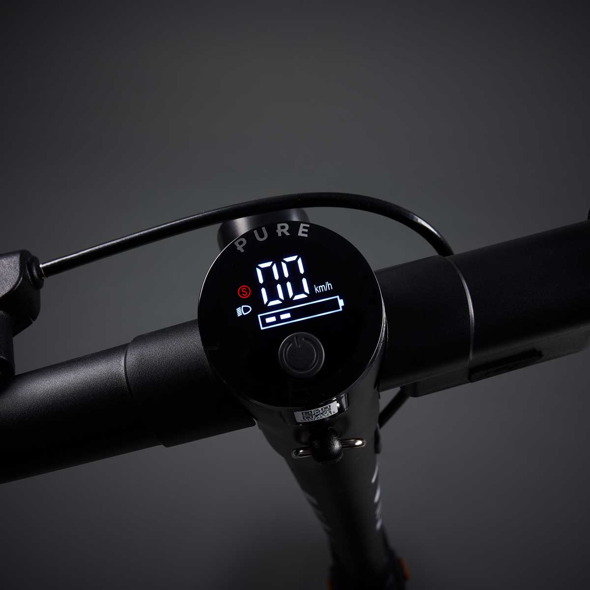 Pure Air Gen 2 Black LED Display in the middle of the Handlebars